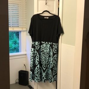 Plus size T-shirt dress w/pockets